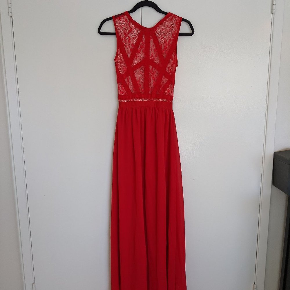 Red formal prom dress Taylor Swift look alike